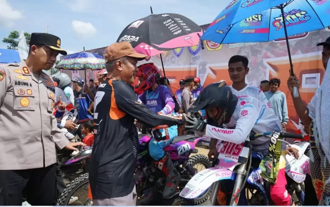 Super Open Grasstrack Kejurprov IMI Sumsel di Senaro Village Dihadiri Oleh Bupati dan Wabup Musi Rawas