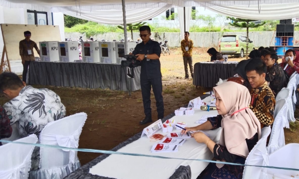 Gelar Simulasi Pemungutan Suara, Bupati Minta KPUD Beri Layanan Terbaik Pada Petugas KPPS