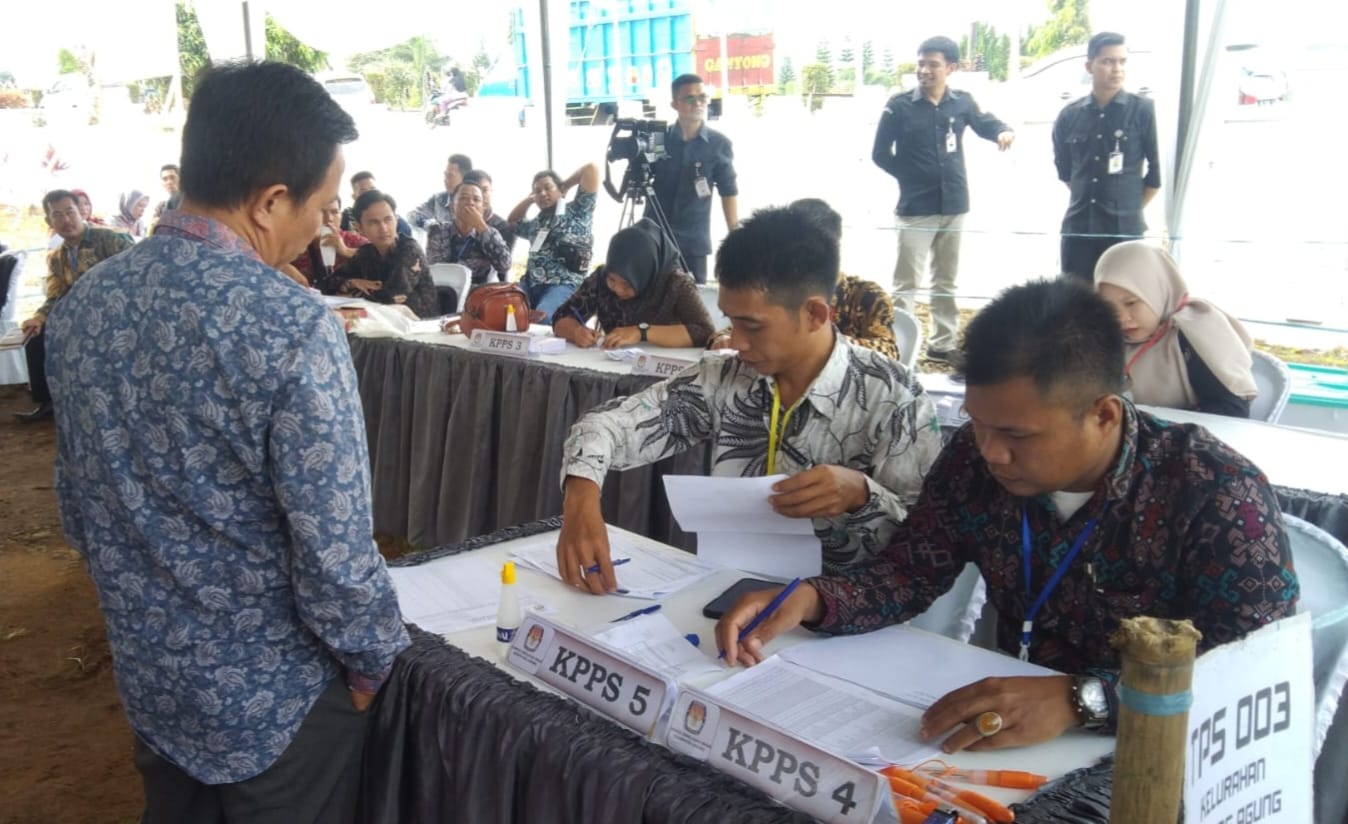 Gelar Simulasi Pemungutan Suara, Bupati Minta KPUD Beri Layanan Terbaik Pada Petugas KPPS
