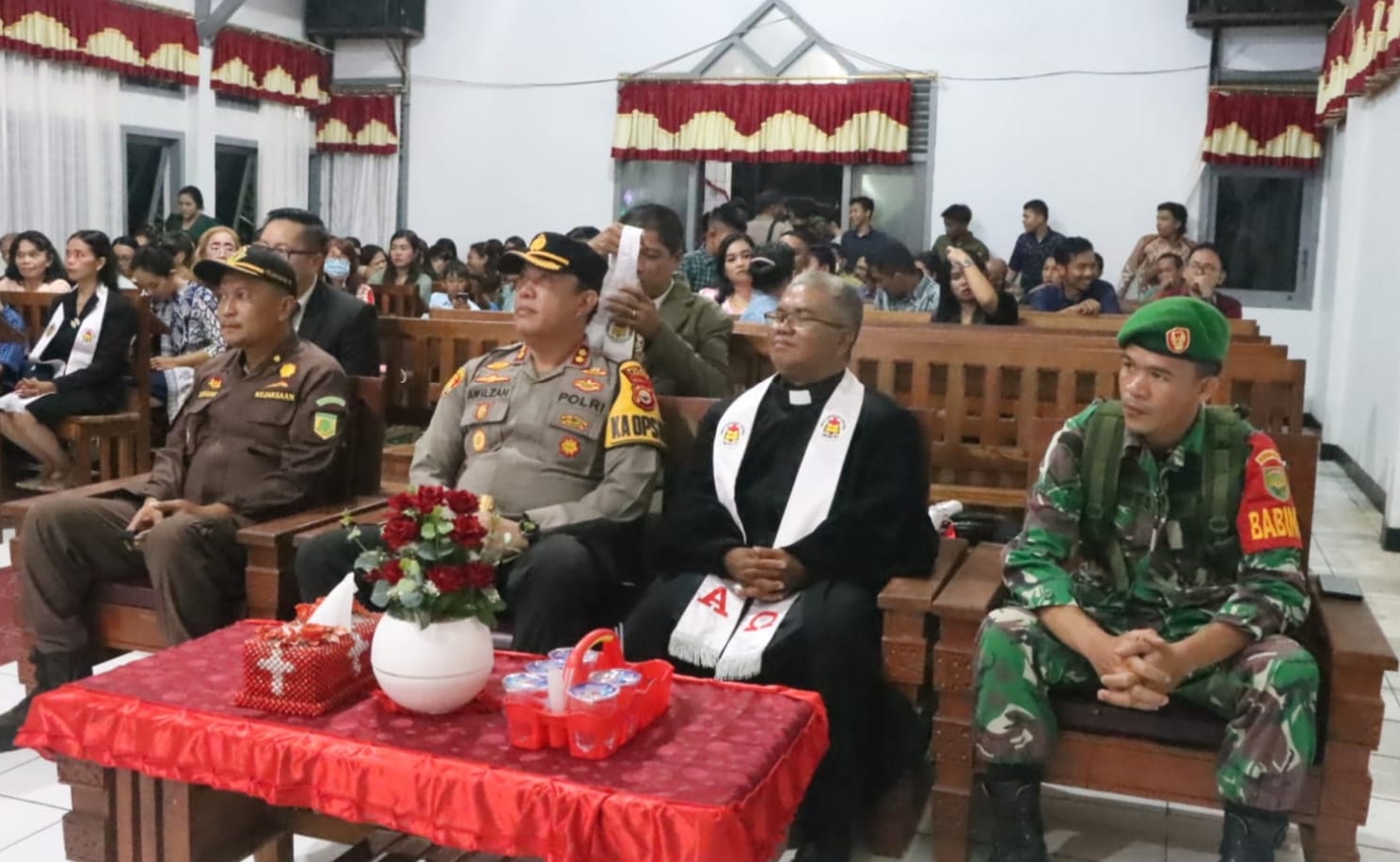 Pantau Langsung, Kapolres Pastikan Perayaan Malam Natal di Lebong Kondusif