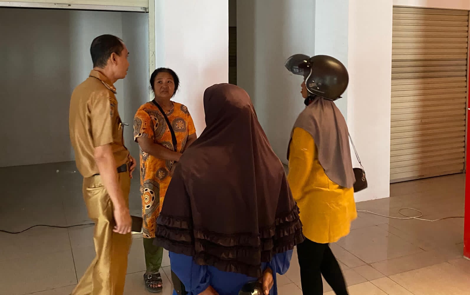 Pedagang PTM Mulai Pindahkan Barang