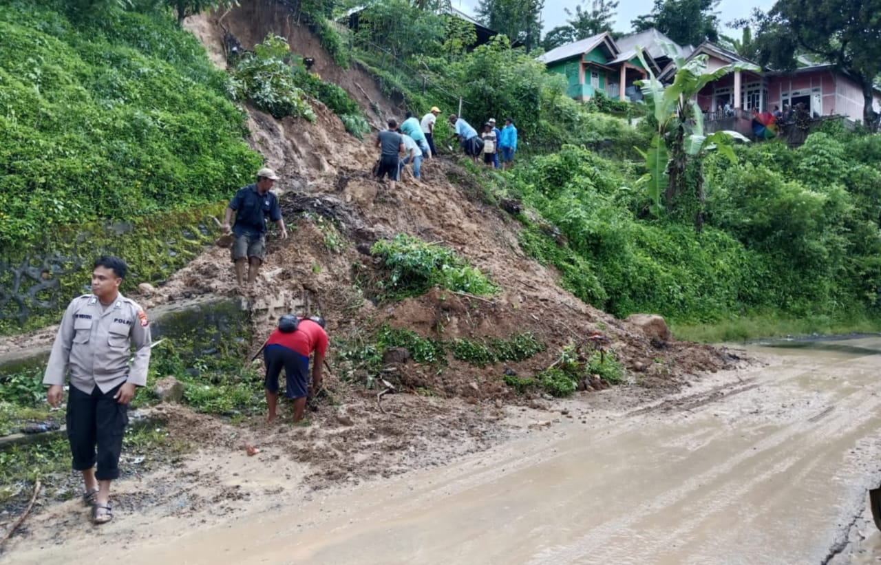 Longsor Timpa Rumah Warga Desa Kutai Donok, Dapur Alami Kerusakan