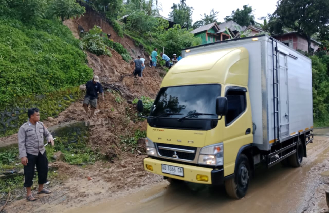 Longsor Timpa Rumah Warga Desa Kutai Donok, Dapur Alami Kerusakan