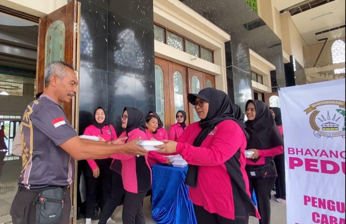Bhayangkari Polres Lebong Gelar Baksos Jumat Berkah