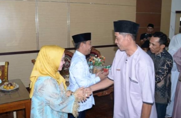 Warga Antusias Ikuti Open House Balon Walikota Bengkulu di Lebong