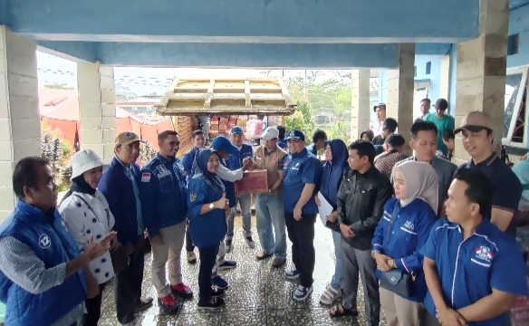 DPW-DPD PAN Salurkan Bantuan Korban Banjir di Lebong
