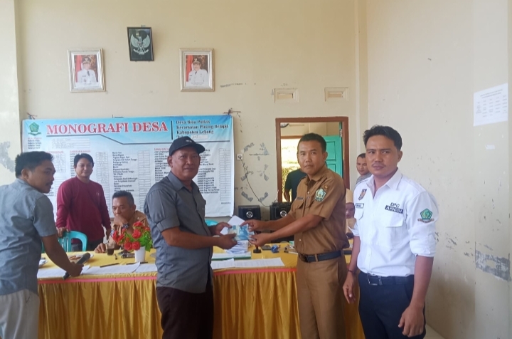 Pemdes Bio Putiak Salurkan BLT DD TA 2024 Lima Bulan Sekaligus