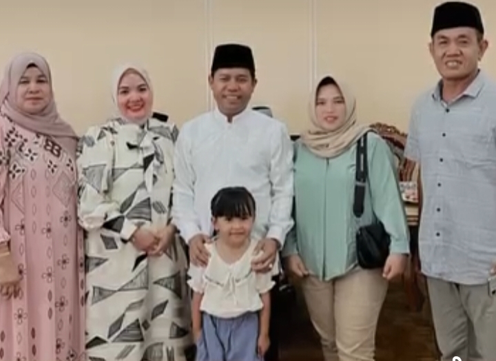 Mengenal Bupati Lebong, Dulu Tidur di Jalan dan Jadi Sopir
