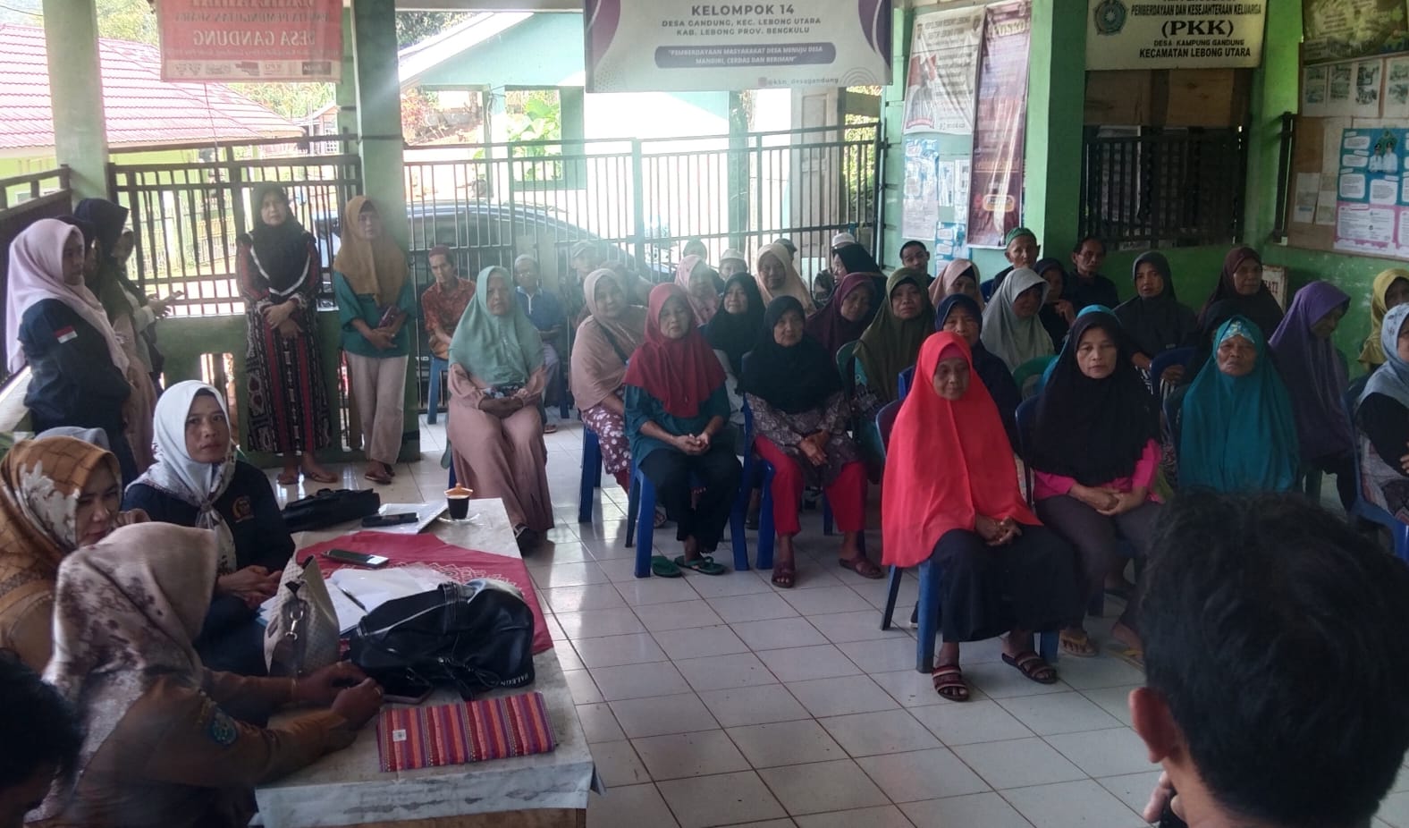 67 KPM  Desa  Bandung Terima BLD DD Tahun 2024