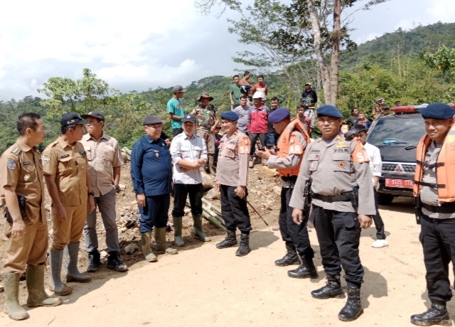Wabup Tinjau Longsor di Ruas Curup-Lebong Kembali Longsor