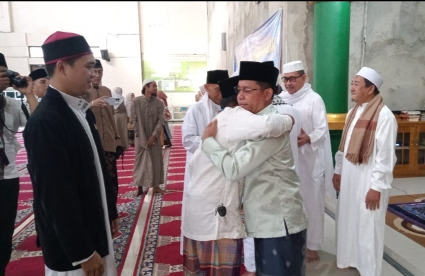 Sholat Idul Adha di Masjid Agung Sultan Abdullah, Bupati Kopli Ajak Warga Maknai Kurban