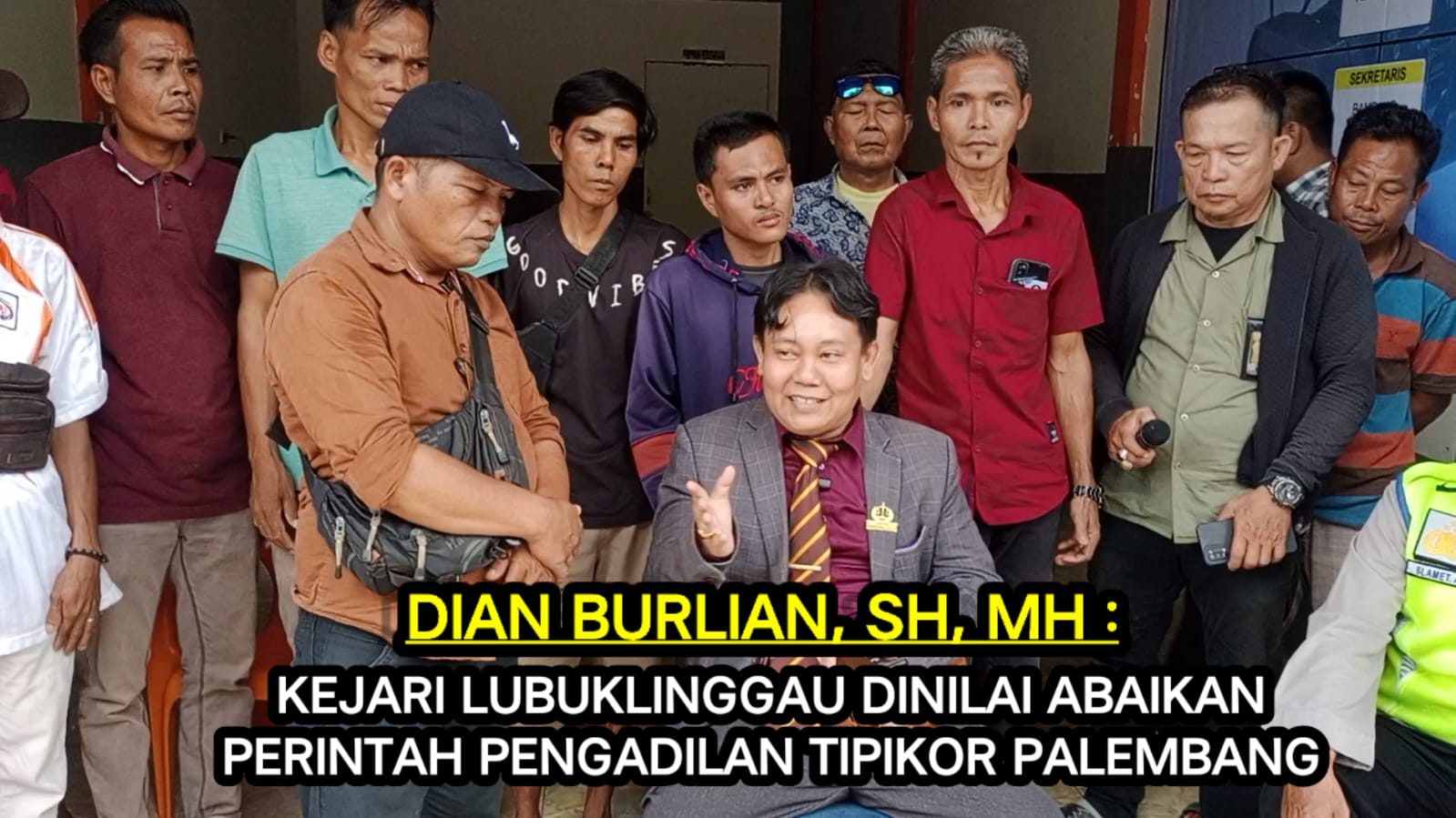 Dian Burlian, SH MH Bersama Ratusan Massa Aliansi Mahasiswa dan Masyarakat Anti Korupsi, desak Kejaksaan Negeri kota Lubuklinggau
