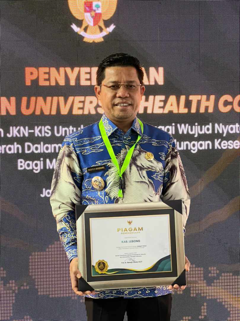 Bupati Lebong Terima Penghargaan UHC dari Wapres