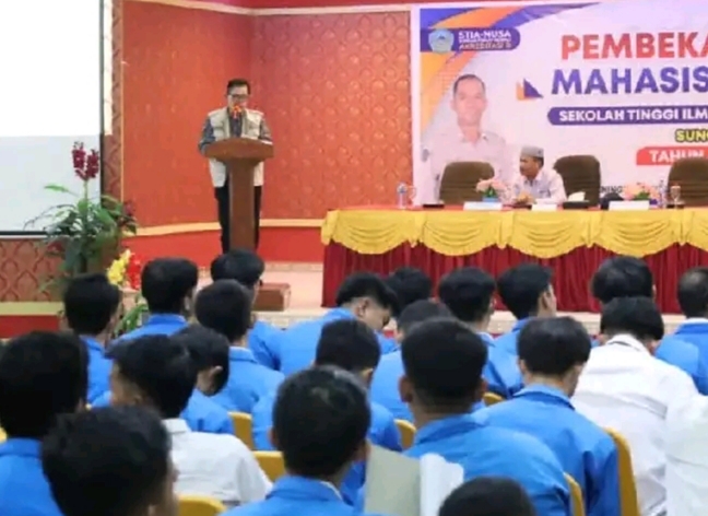 Wako Ahmadi Beri Kuliah Kepemimpinan Diera Digital Ke - STIA Nusa