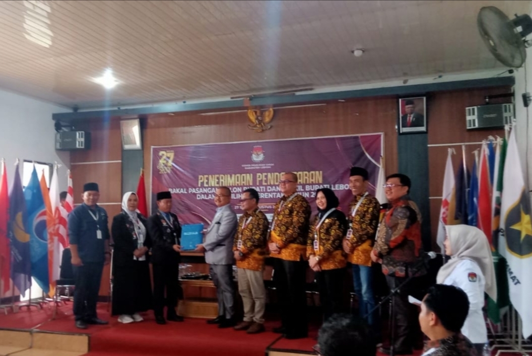 Dikawal Ribuan Pendukung, Pasangan Kopli Ansori-Roiyana Daftar Ke KPUD Lebong