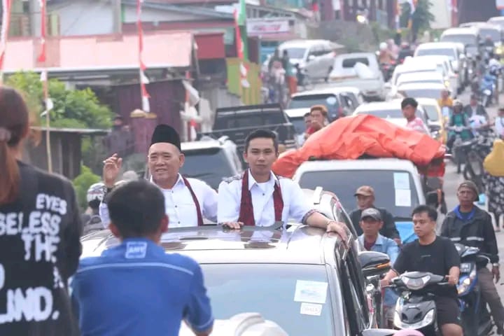 Diiring Ribuan Massa dan Simpatisan,Tafyani- Ezi, Resmi Mendaftar ke KPU Kerinci