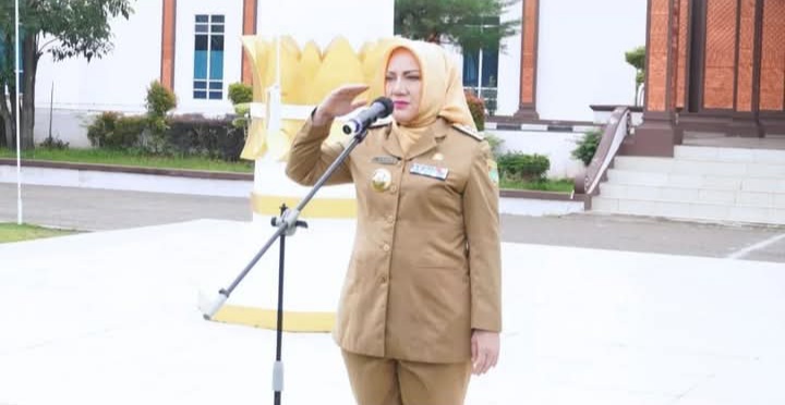 Bupati Musi Rawas Hj. Ratna Machmud Pimpin Apel Pagi Pasca Cuti 