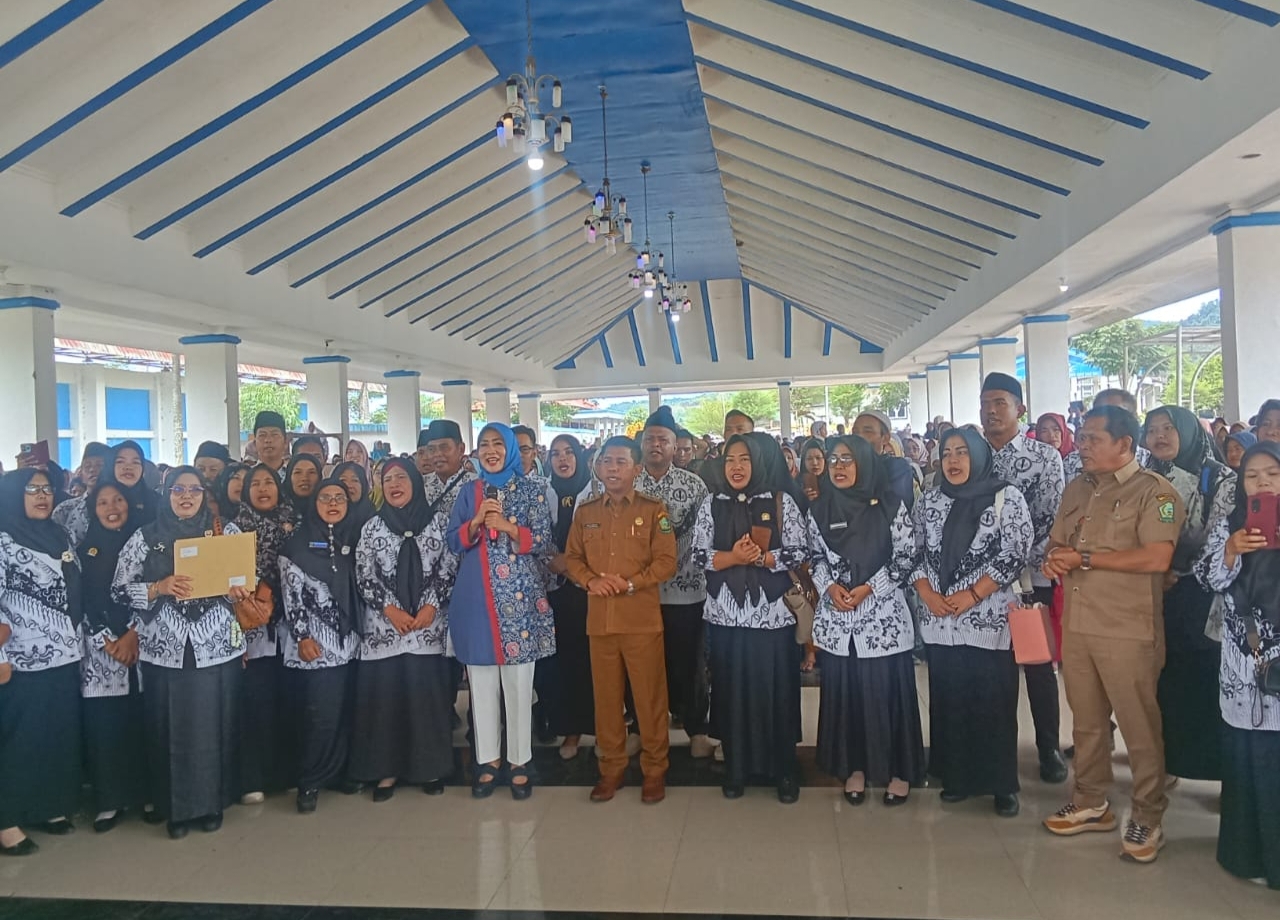 Momen Hari Guru Nasional, Pemkab Lebong Salurkan PIP Bagi Ribuan Pelajar