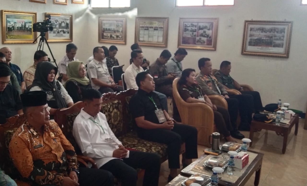 KPU  Lebong Gelar Pleno Penetapan Pasangan Calon Bupati dan Wakil Bupati Terpilih