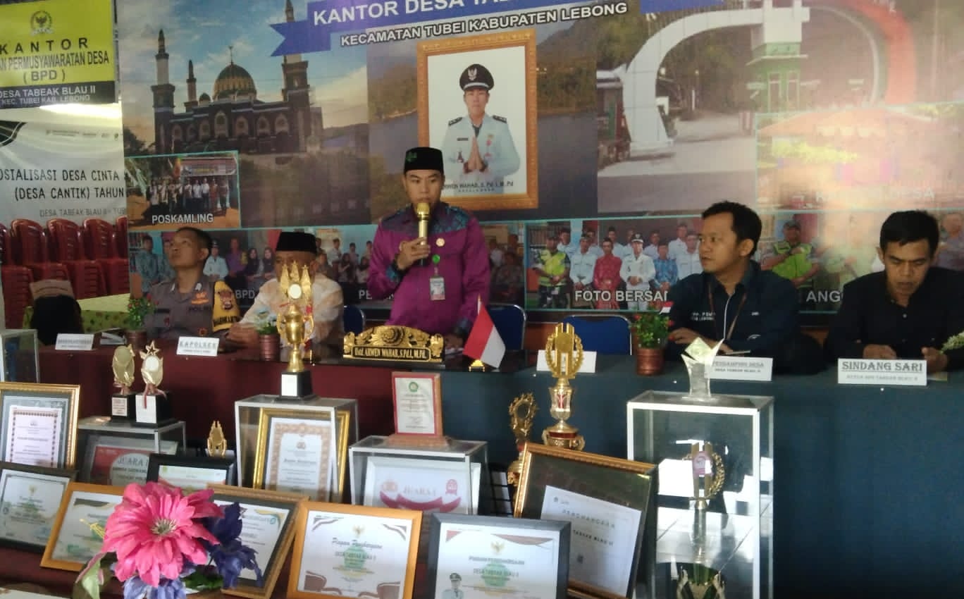 Salurkan BLT DD Tahap Pertama, Ini Pesan Pjs. Kades