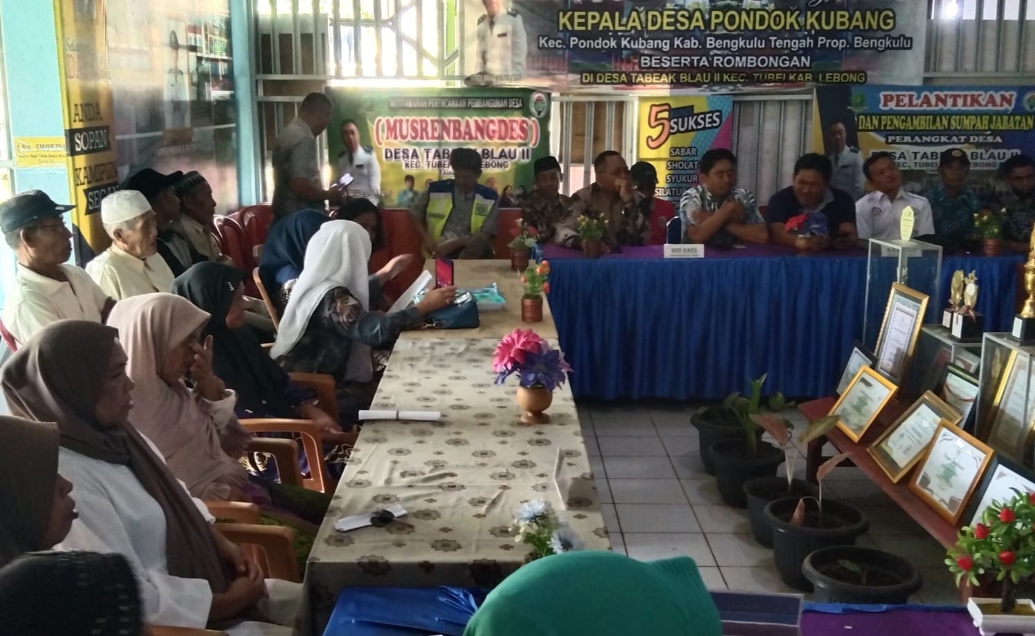 Salurkan BLT DD Tahap Pertama, Ini Pesan Pjs. Kades