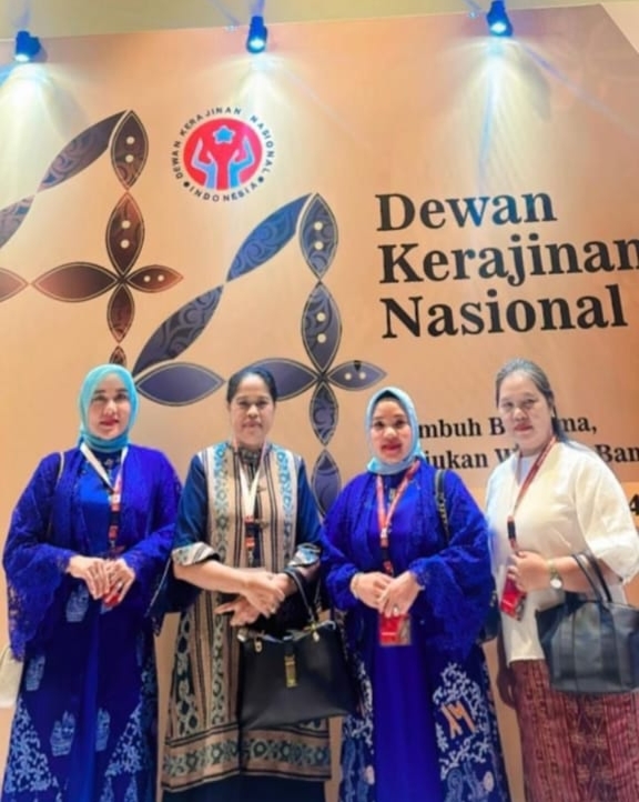 Ibu Elvi Sukaisi Kopli Hadiri Giat Dekranas yang Dibuka Ibu Negara